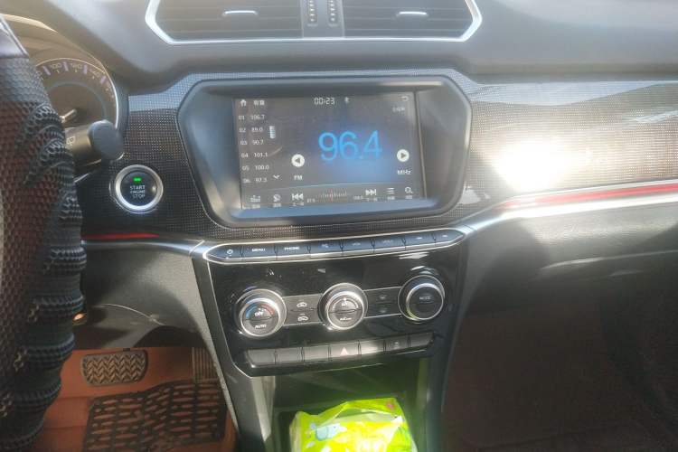 Used Haval H2 2018 1.5T Dual-Clutch Two-Wheel Drive Fashion Model China VI Standard