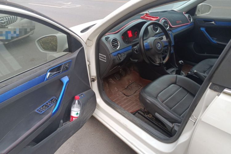 Used Volkswagen Jetta 2015 Zhihui Edition 1.4L Manual Comfort Model
