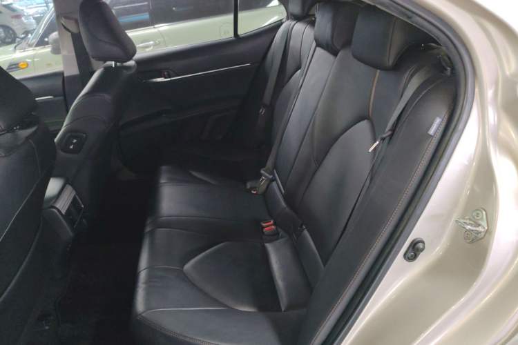 Used Toyota Camry 2019 Dual-Engine 2.5 HG Luxury Edition China VI Standard