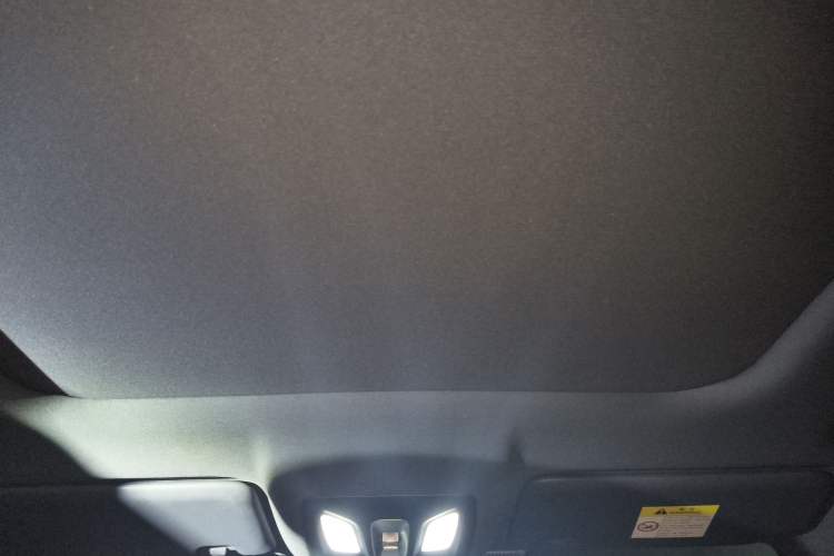 Used Oshan Z6 2022 Blue Whale 1.5T DCT Luxury Model
