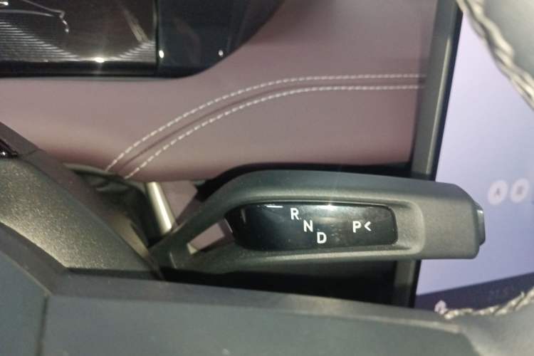 Used Xiaomi Auto SU7 2024 Four-Wheel Drive Ultra-Long Range Advanced Intelligent Driving Max Edition Gear Lever