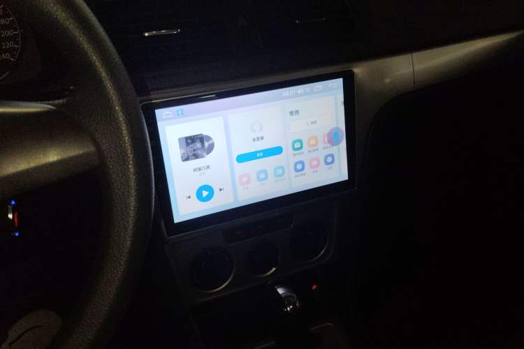 Used Volkswagen Lavida 2013 Revised Classic 1.6L Automatic Fashion Edition Audio And AC Panel