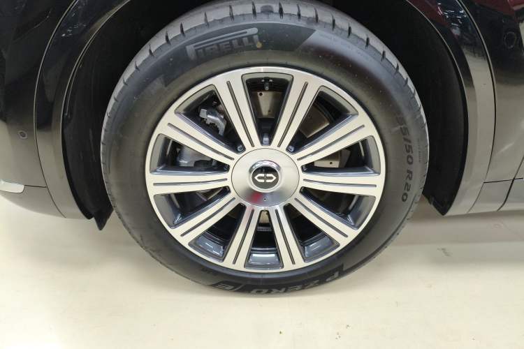 Used Hima AITO M8 2025 Extended-Range Max+ Version 53.4 kWh 6-Seater Edition