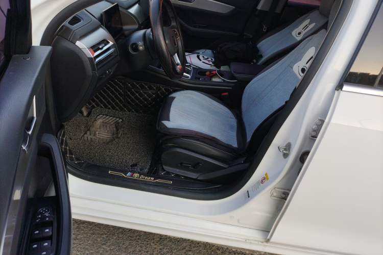 Used BYD Qin Pro 2019 Super Edition 1.5TI Automatic Smart Connect Enjoyment Model China VI Standard