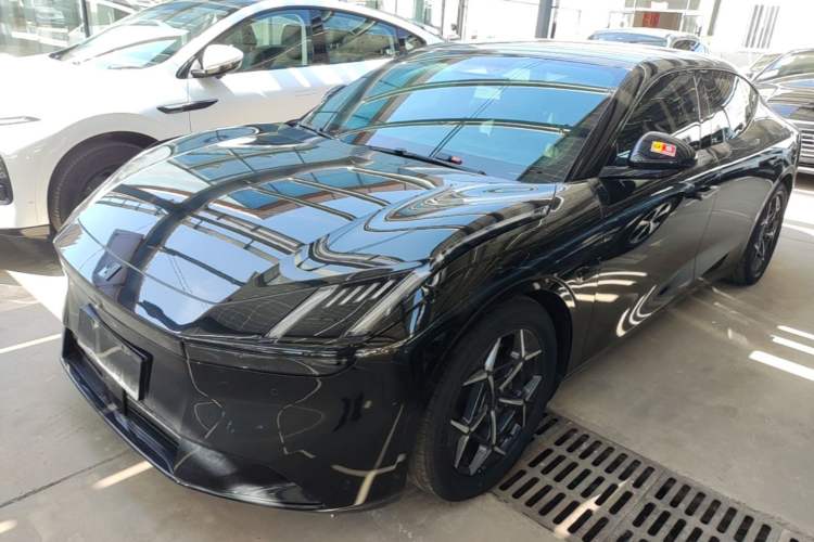 Used Lynk & Co Z10 2025 95 kWh 766 km Range Rear-Wheel Drive Max