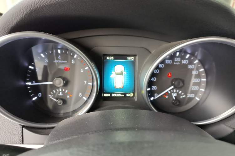 Used Haval H8 2015 2.0T Two-Wheel-Drive Luxury Version