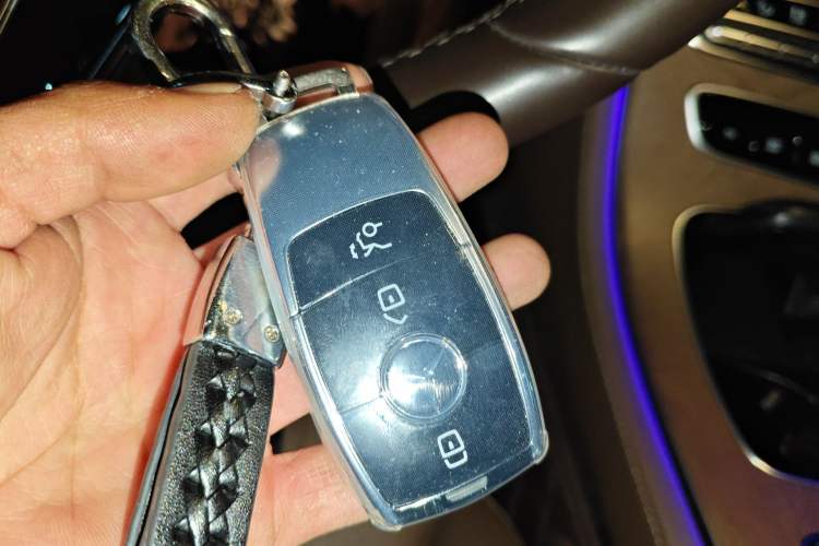 Used Mercedes-Benz E-Class 2023 E 260 L Vehicle Key