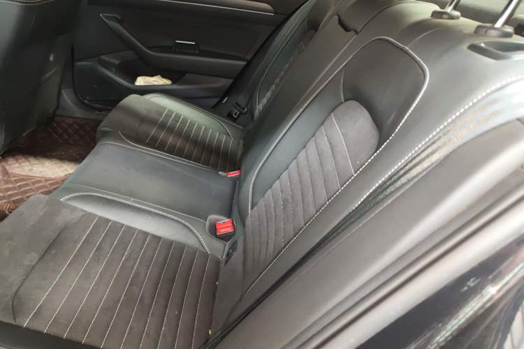 Used Volkswagen Magotan 2020 330TSI DSG Luxury Edition Left Rear Seat