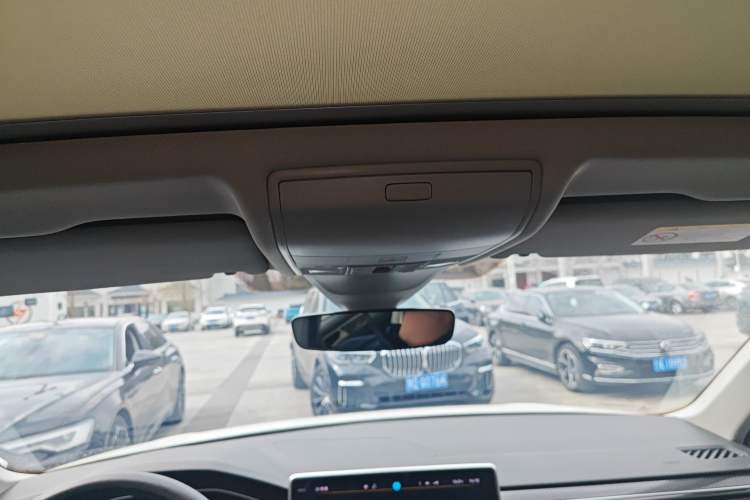 Used Volkswagen Tiguan L 2023 380TSI Automatic All-Wheel Drive R-Line Enhanced 7-Seater Headliner