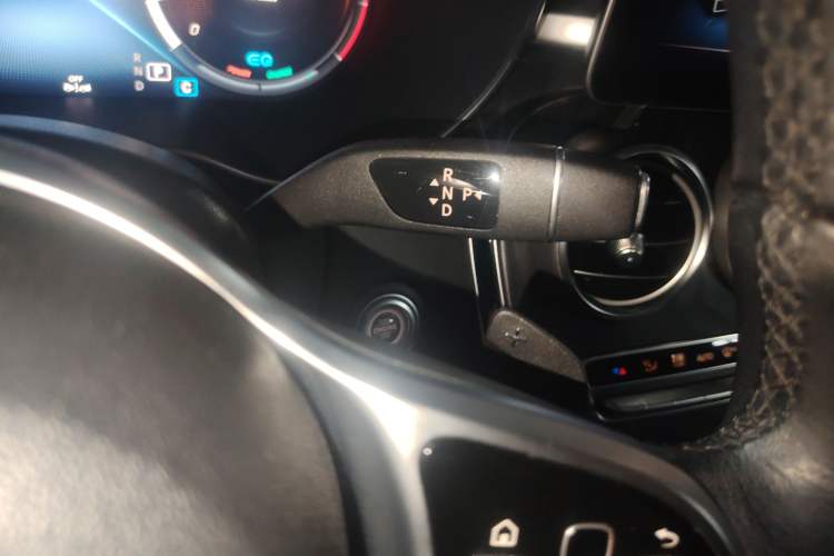 Used Mercedes-Benz C-Class 2019 C 260 Estate Gear Lever