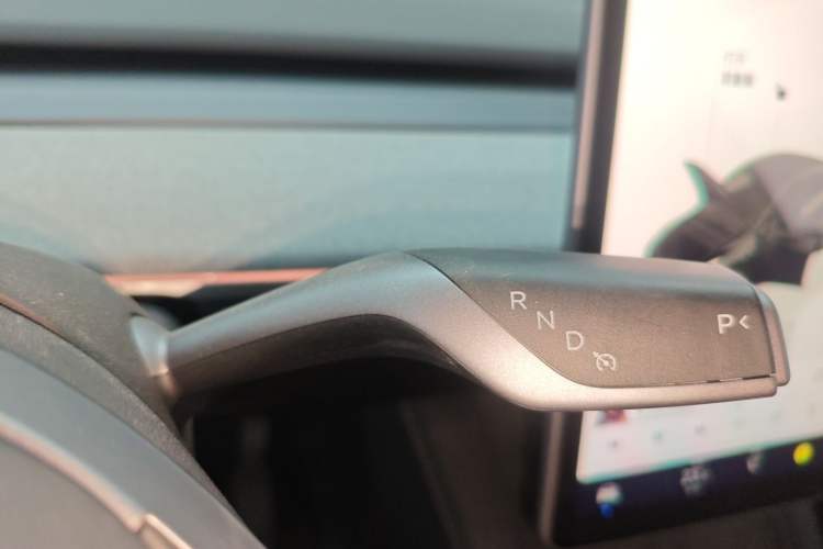 Used Tesla Model Y 2024 Long-Range All-Wheel-Drive Version