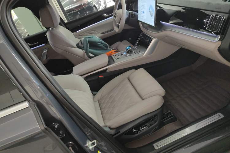 Used BYD Tang New Energy 2025 Intelligent Driving Version DM-i 115KM Flagship Edition Right Front Seat