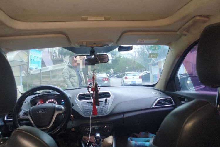 Used Ford Escort 2015 1.5L Automatic Fashion Model Headliner