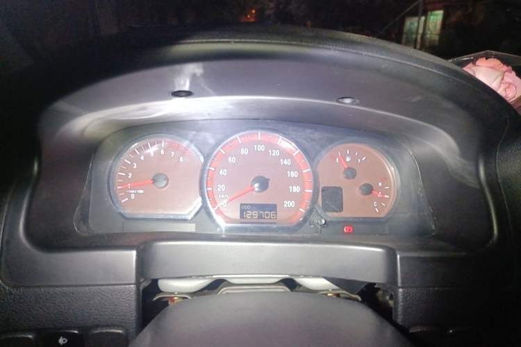 Used FORTHING Lingzhi 2013 M5 Q3 2.0L 7-seat Long-Wheelbase Comfort Model
