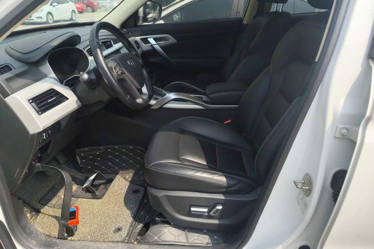 Used Geely Auto Emgrand X7 Sport 2018 1.8TD Automatic Two-Wheel Drive Smart Connect 4G Internet Edition
