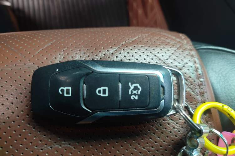 Used Ford Explorer 2013 3.5L Deluxe Model Vehicle Key