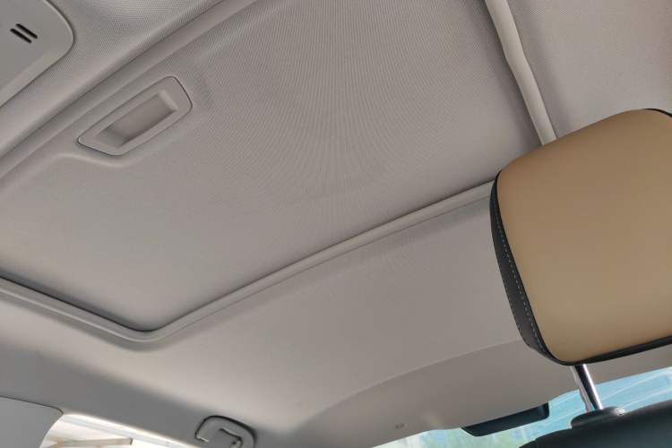 Used Chevrolet Monza 2020 320 Automatic Enjoyment Edition Headliner