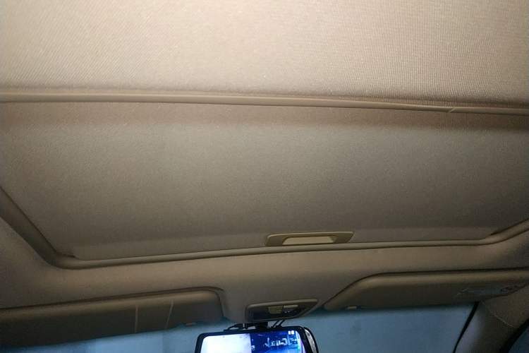 Used Baojun 730 2014 1.5L Manual Luxury Navigation ESP Version 7 Seats