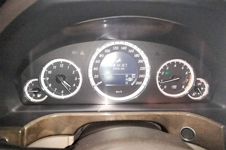 Used Mercedes-Benz E-Class 2009 E 300 Elegant Model