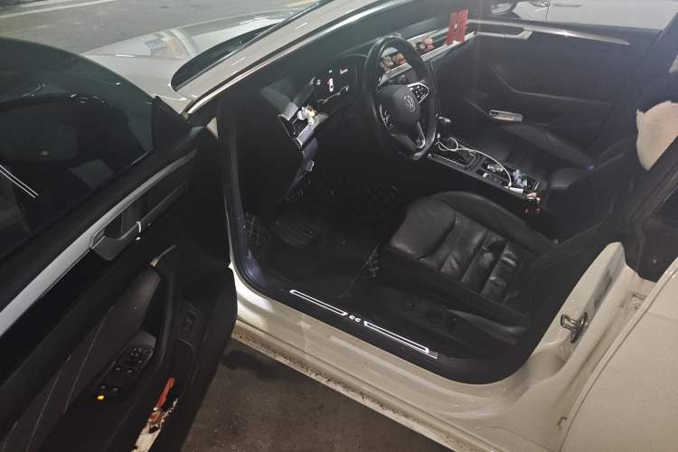 Used Volkswagen FAW-Volkswagen CC 2021 380TSI Striking Edition Driver Seat