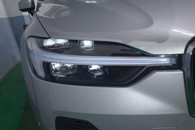 Used Volvo XC60 New Energy 2023 T8 Plug-in Hybrid Long-Range All-Wheel Drive Smart & Luxurious Enjoyment Edition Right Front Headlight