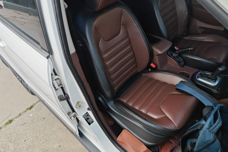 Used FORTHING SX6 2016 1.6L CVT Luxury Model
