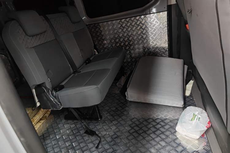 Used Farizon Super VAN 2025 Yucheng Action-Pak, Short-Axle 68kWh ZhiXin, 5-seater
