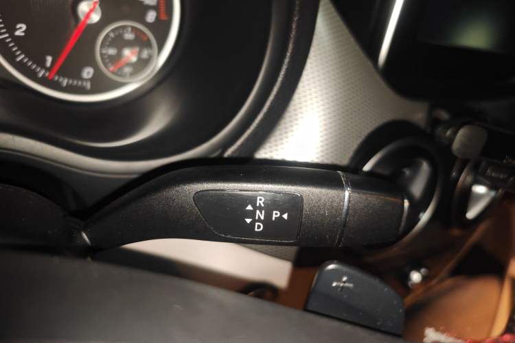 Used Mercedes-Benz B-Class 2015 B 200 Fashion Model Gear Lever