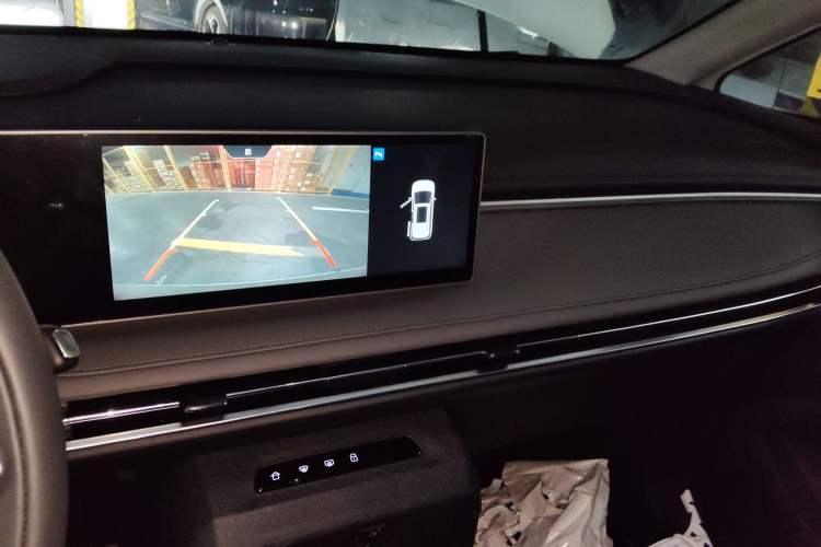 Used SAIC MAXUS Dajia 7 2024 Revised Version Super Hybrid Long-Range Edition Enjoyment Version Audio And AC Panel