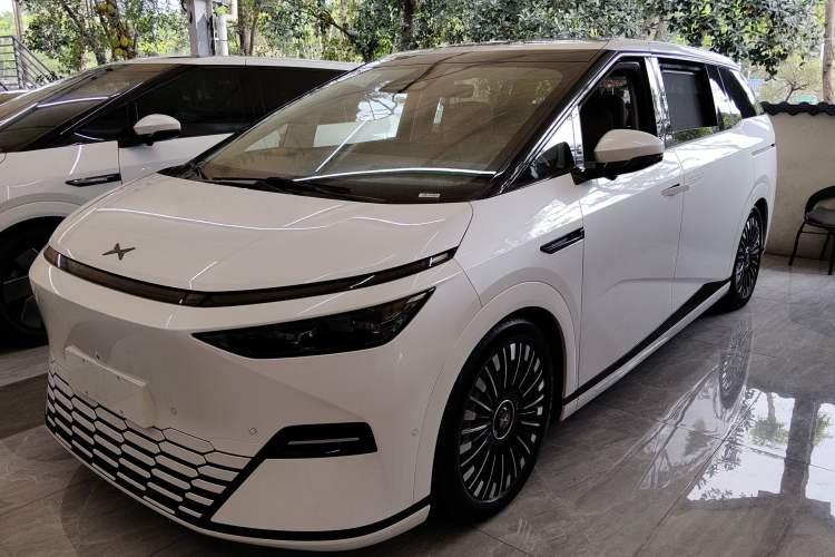 Used XPeng X9 2025 740 Ultra-Long Range Max