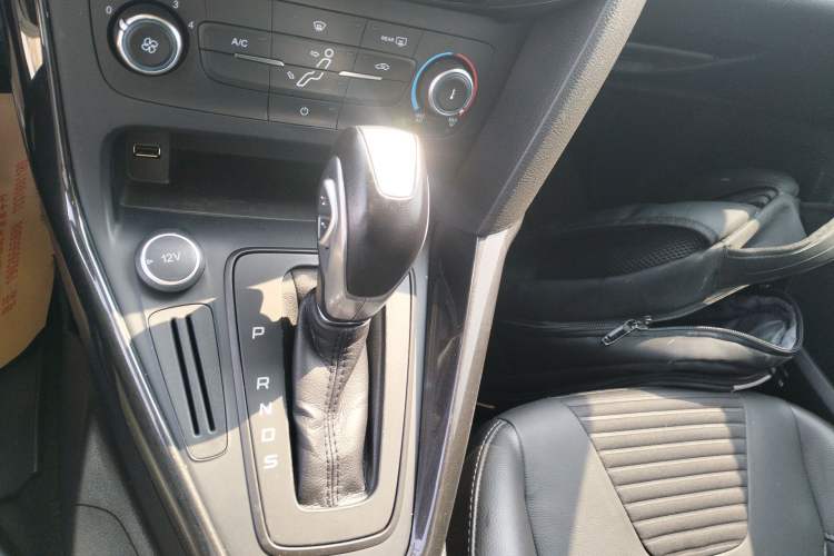 Used Ford Focus 2018 Hatchback Classic 1.6L Automatic Trendy SmartDrive Edition