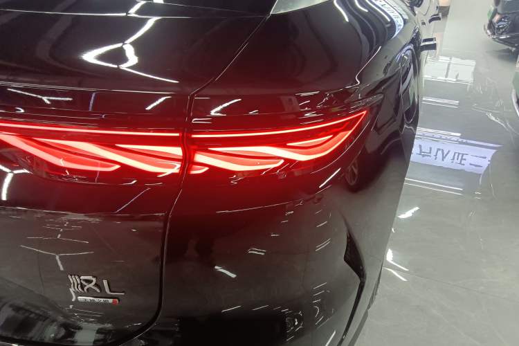Used BYD Han L 2025 DM-i 200km LiDAR Flagship Model Right Rear Taillight