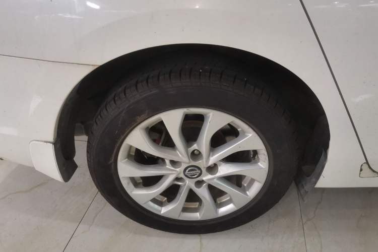Used Nissan Sylphy 2019 1.6XV CVT Smart Connect Luxury Edition China VI Standard Exterior 5