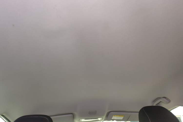 Used Roewe RX5 2016 Revised Version 20T Two-Wheel Drive Manual Transmission Luxury Edition
