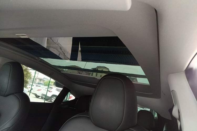 Used Tesla Model Y 2024 Long-Range All-Wheel-Drive Version