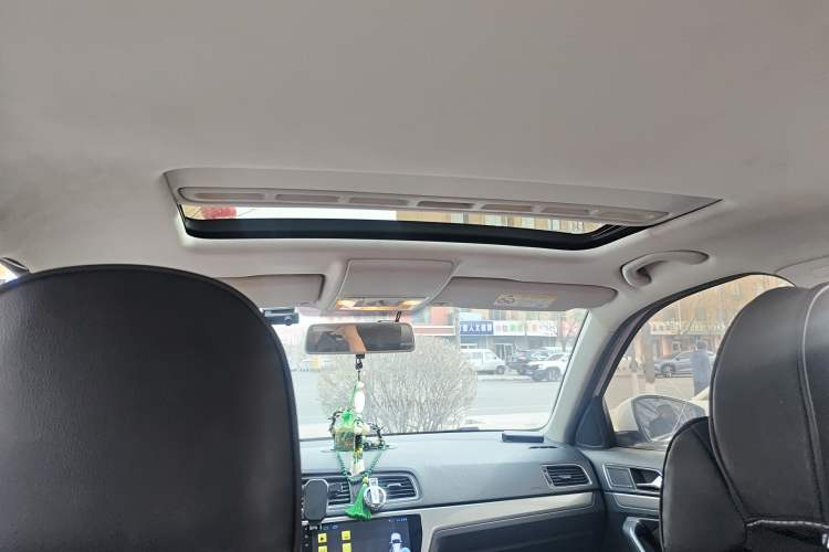 Used Volkswagen Lavida 2017 1.6L Manual Comfort Edition Headliner