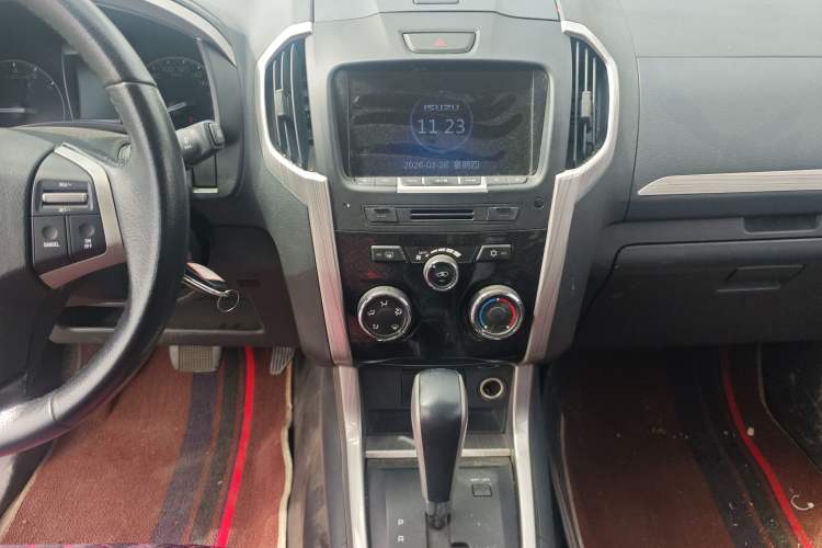 Used Isuzu D-MAX 2018 3.0T Two-Wheel Drive Automatic Elite Version 4JJ1-TC HI