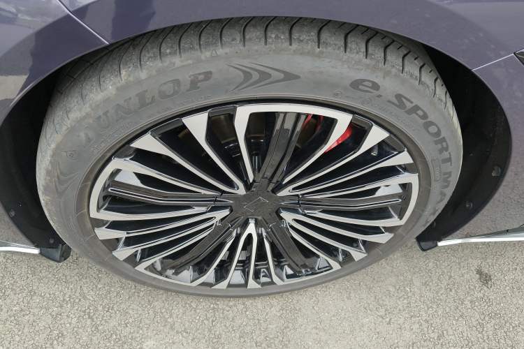 Used Avatr 12 2026 Ultra Pure-Electric All-Wheel-Drive Version Exterior 4