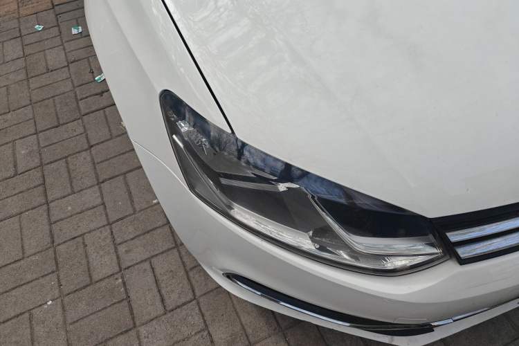 Used Volkswagen Polo 2018 1.5L Automatic Enjoyment Model Right Front Headlight