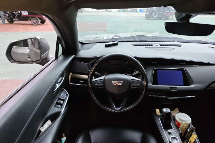 Used Cadillac XT4 2018 28T Two-Wheel-Drive Luxury Model