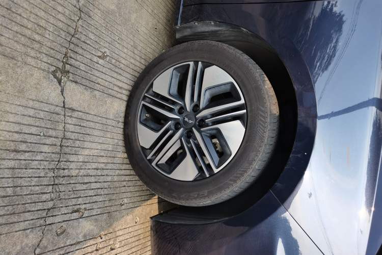 Used JAC Refine RF8 PHEV 2024 Zhiling Edition 1.5T 150KM Flagship Model – Lithium Iron Phosphate