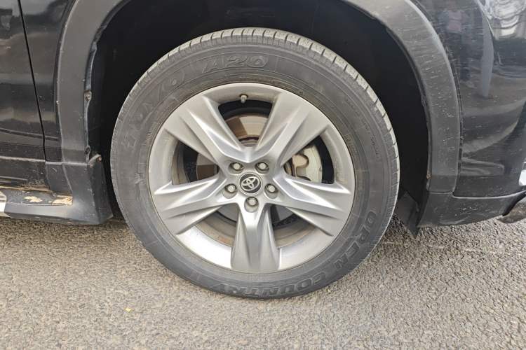 Used Toyota Highlander 2018 2.0T Four-Wheel Drive Luxury Edition 7 Seats China V Emission Standard
