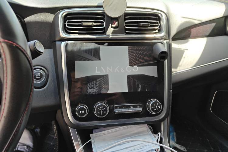 Used Lynk & Co 01 2017 2.0T Four-Wheel Drive Pro Edition Audio And AC Panel