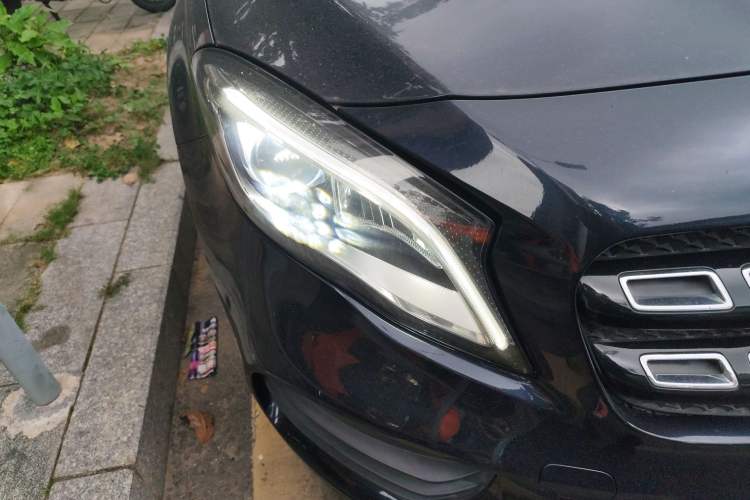Used Mercedes-Benz GLA 2018 GLA 220 4MATIC Sport Edition Right Front Headlight