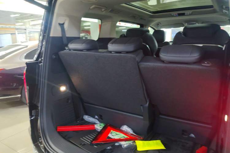 Used Hongqi HQ9 PHEV 2024 2.0T Four-Wheel Drive Business Edition Trunk