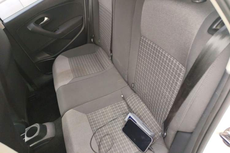 Used Volkswagen Polo 2016 1.6L Automatic Comfort Model
