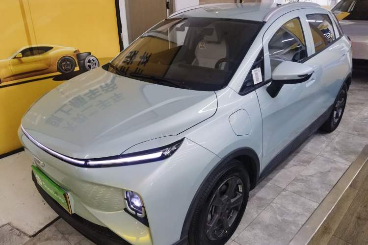 Used Geometry E Firefly 2024 401 km Fluorescent