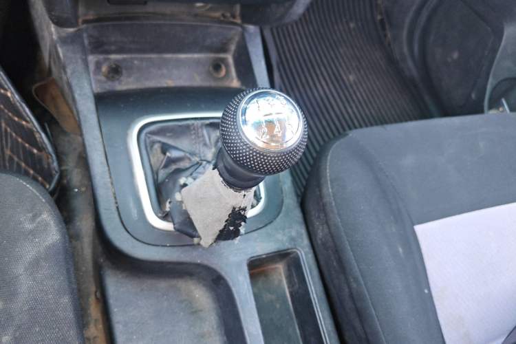 Used CHANGAN KAICHENG Shenqi F30 2019 1.5L Comfort Edition China VI Dual-Cab Long Wheelbase DAM15KL Gear Lever