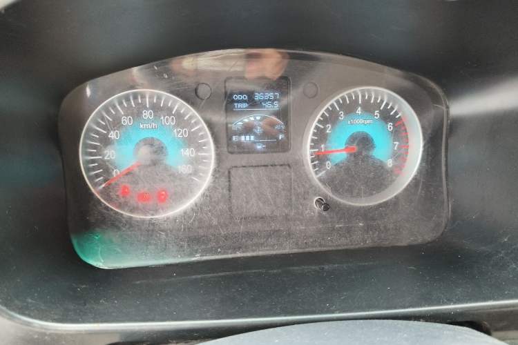 Used Jinbei Hiace X30 2023 1.5L Wealthy-Style Passenger Van 5/6/7-Seater Non-Air-Conditioned Version SWC15M Instrument Cluster