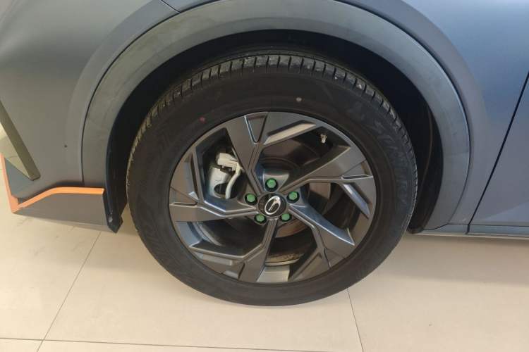 Used GAC Trumpchi GS3 2023 Shadow Speed 270T R-STYLE Edition Left Front Wheel Hub